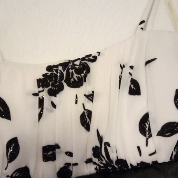 Black and white party dress - Picture 6 of 13